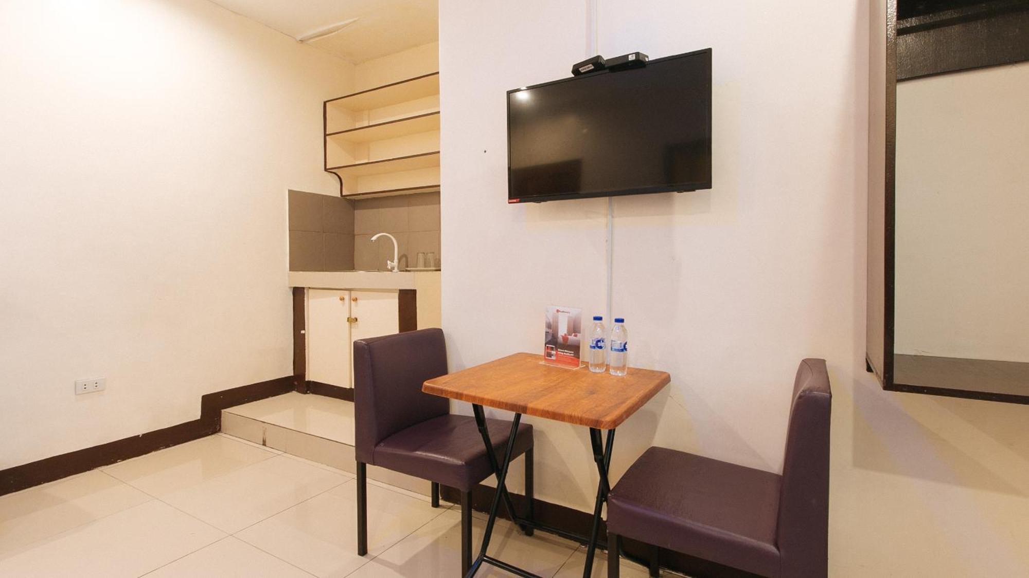 Reddoorz At V-Cat Apartelle Sampaloc Manilla Buitenkant foto