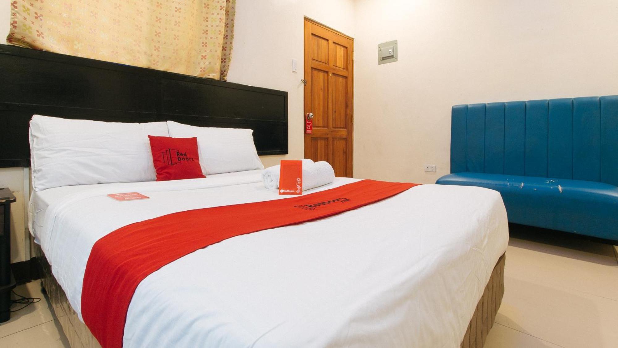 Reddoorz At V-Cat Apartelle Sampaloc Manilla Buitenkant foto