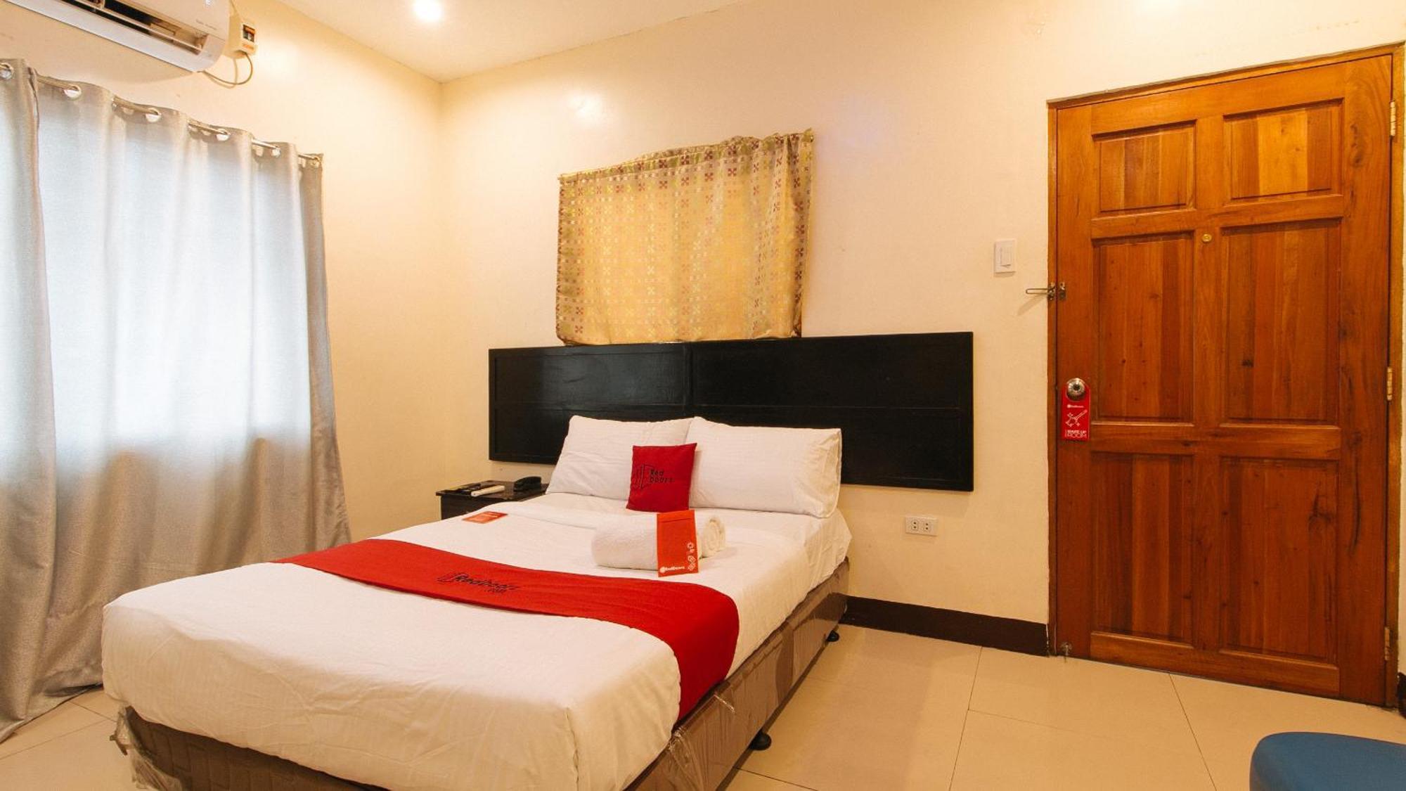 Reddoorz At V-Cat Apartelle Sampaloc Manilla Buitenkant foto
