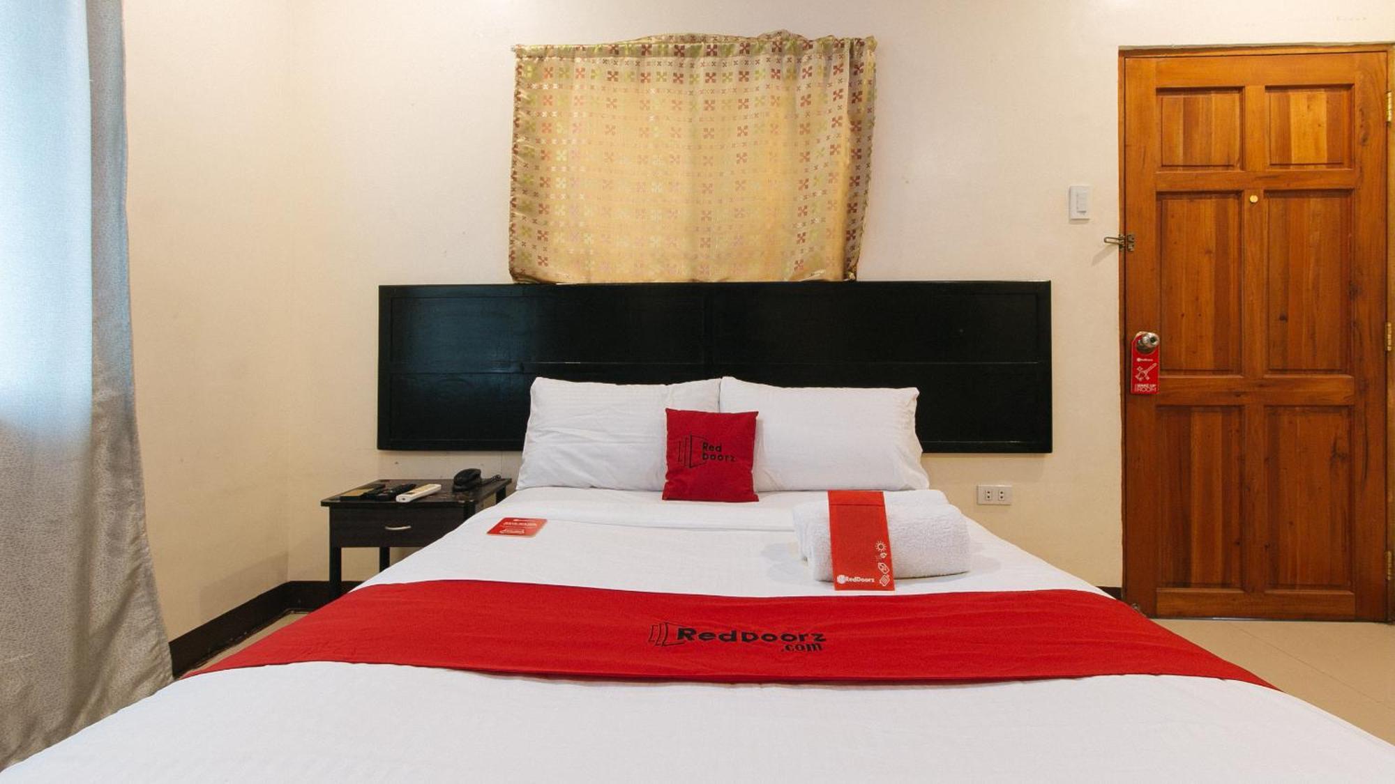 Reddoorz At V-Cat Apartelle Sampaloc Manilla Buitenkant foto