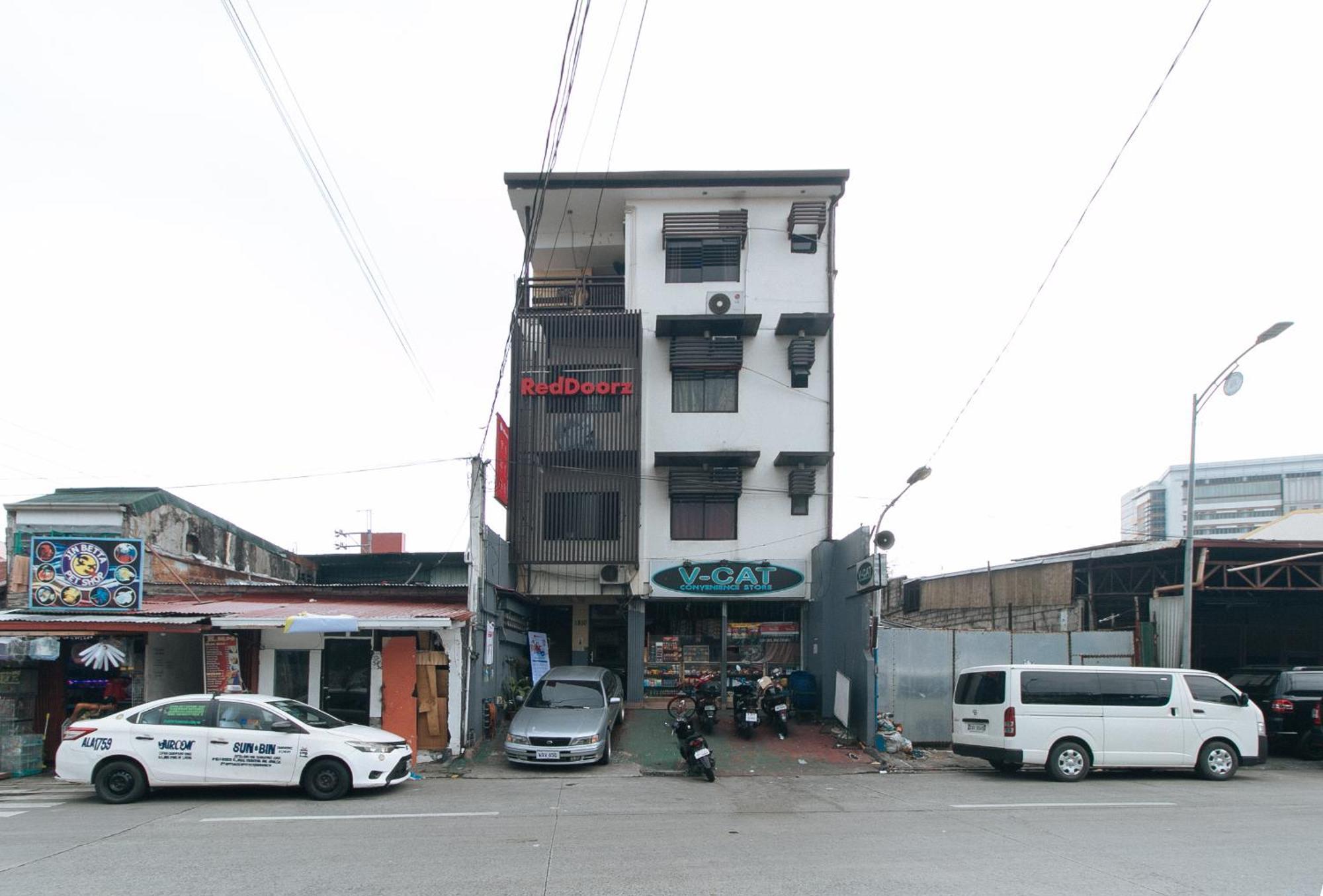 Reddoorz At V-Cat Apartelle Sampaloc Manilla Buitenkant foto