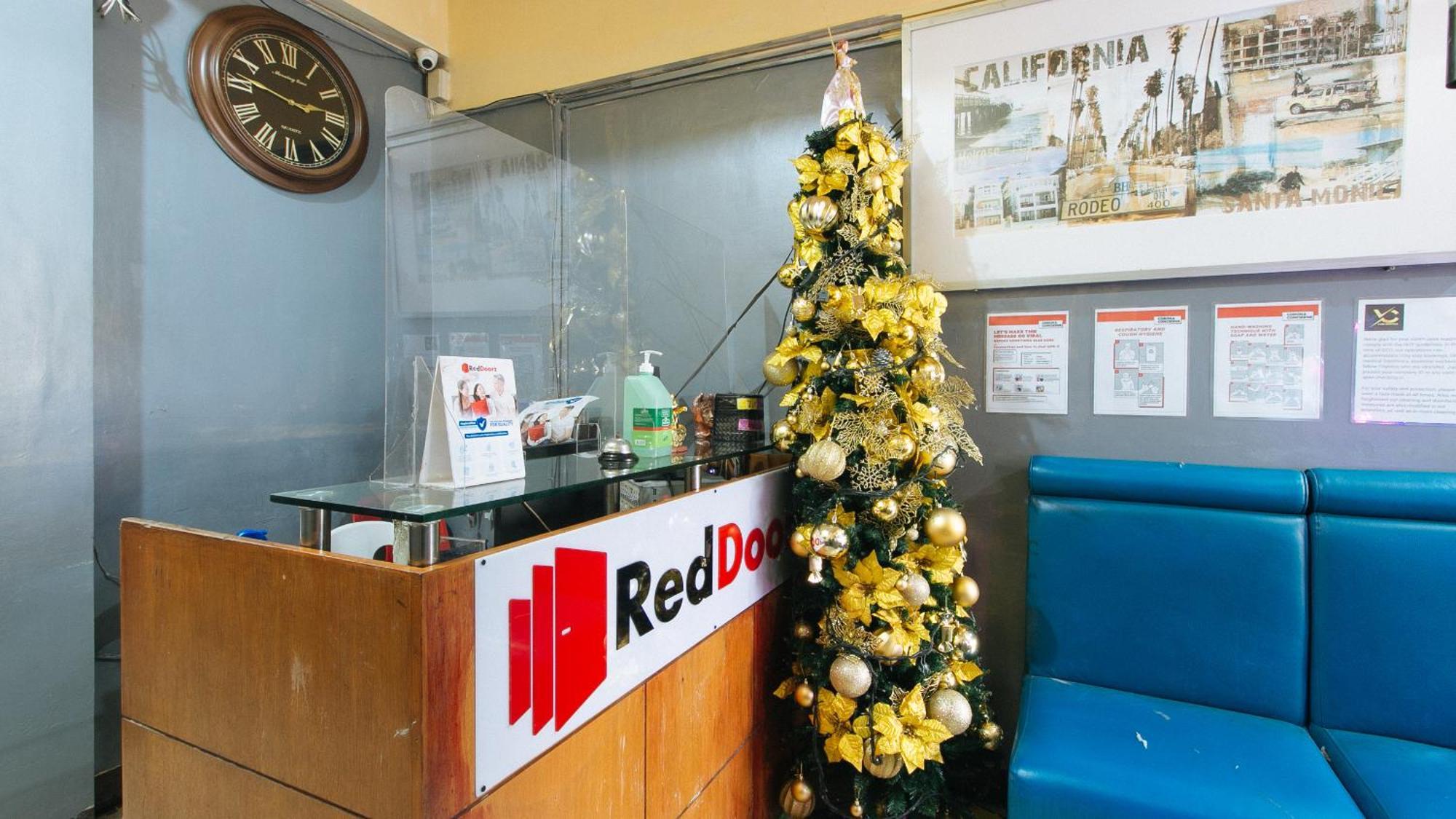 Reddoorz At V-Cat Apartelle Sampaloc Manilla Buitenkant foto