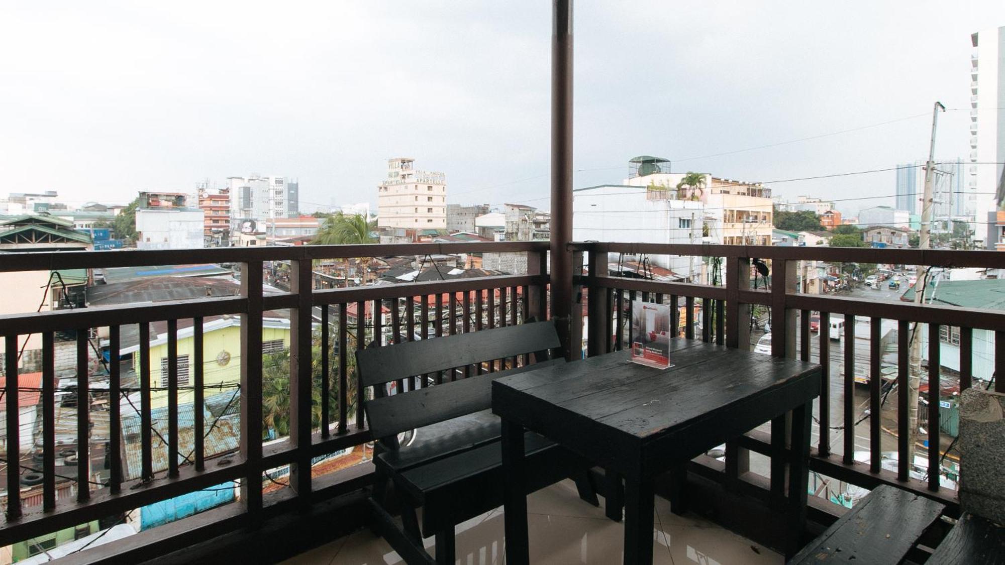 Reddoorz At V-Cat Apartelle Sampaloc Manilla Buitenkant foto