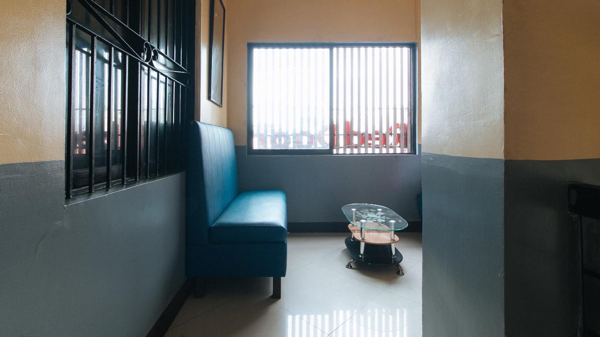 Reddoorz At V-Cat Apartelle Sampaloc Manilla Buitenkant foto